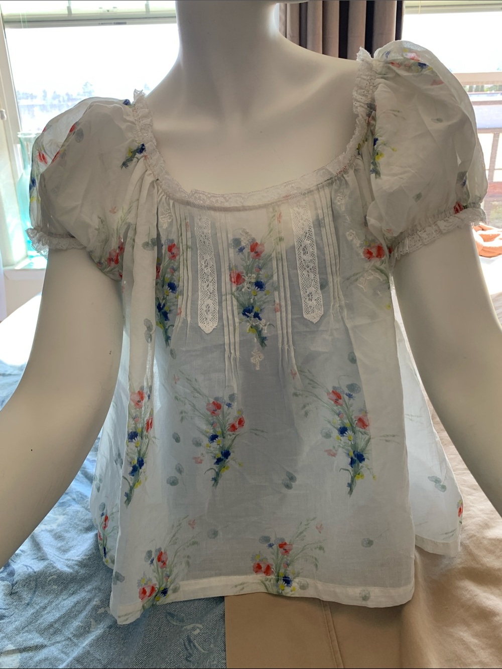 INDUSTRY Floral Puff-Sleeve Peasant Blouse with Lace Trim